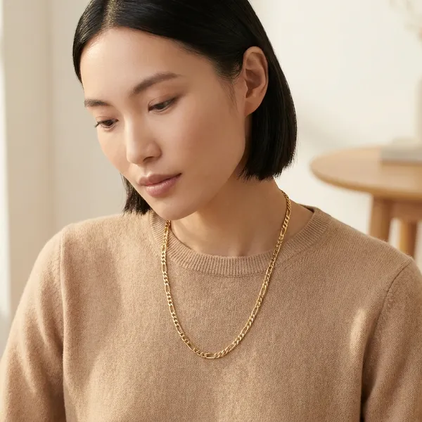 Elegant_Gold_Plated_Figaro_Chain_Necklace_For_Men_And_Women