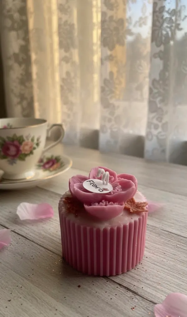 Petal_Bloom_Candle_�_Pure_Soy_Wax_Floral_Delight_By_Flora_Collections