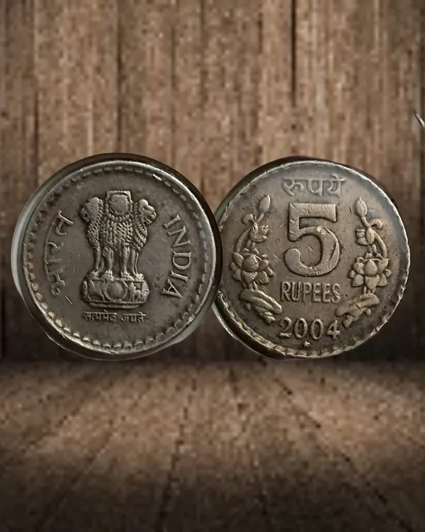 India_-_2004_-_5_RUPEES_HYDERABAD_MINT_Used_COIN