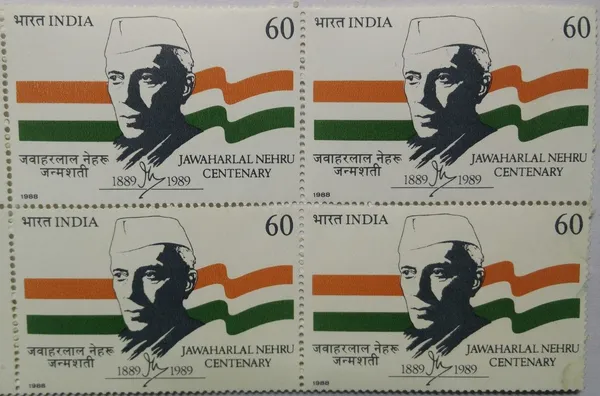 India_-_1988_-_Jawaharlal_Nehru_Birth_Centenary_Personality,_Freedom_Fighter,_Prime_Minister,_Headgear,_Cap,_Indian_National_Congress,_Autograph,_Tri_Color_Design_60_P._Commemorative_(Block_of_4_stamp)_-_MNH