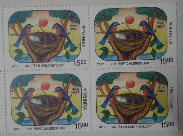 India_-_2017_-_Nest_Childrens_Day_(Block_Of_4)_-_Stamp_-_MNH_-_Pack_of_2