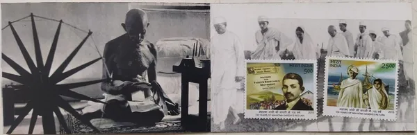India_-_2015_-_Stamp_Booklet_(100_Years_Of_Mahatma_Gandhis_Return)_Presentation_Pack_-_MNH