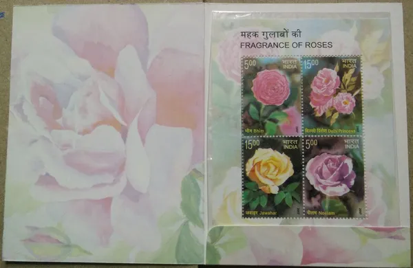 India_-_2007_-_Fragrance_Of_Roses_Presentation_Pack_-_Stamp_-_MNH