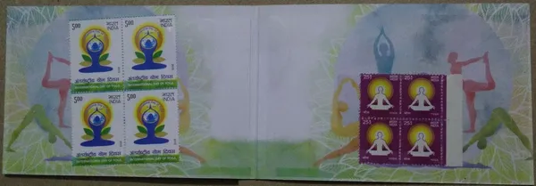 India_-_2015_-_International_Day_of_Yoga_(1)_Presentation_Pack_-_Stamp_-_MNH
