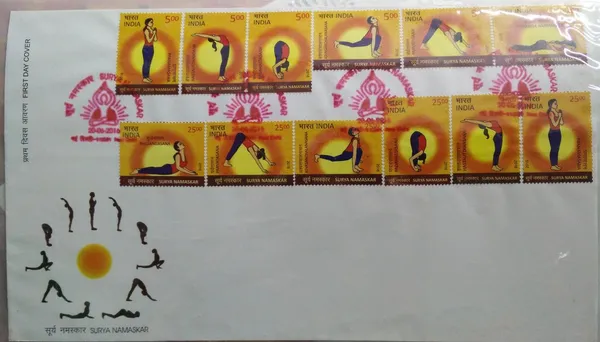 India_-_2016_-_Surya_Namaskar_Presentation_Pack_-_Stamp_-_MNH
