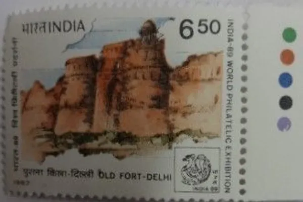 India_-_1987_-_Old_Fort_Delhi_(Traffic_Light_Stamp)_-_MNH_-_Pack_of_2