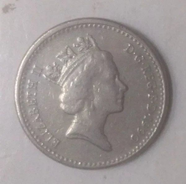 United_Kingdom_-_5_pence_Elizabeth_II_1990_Used