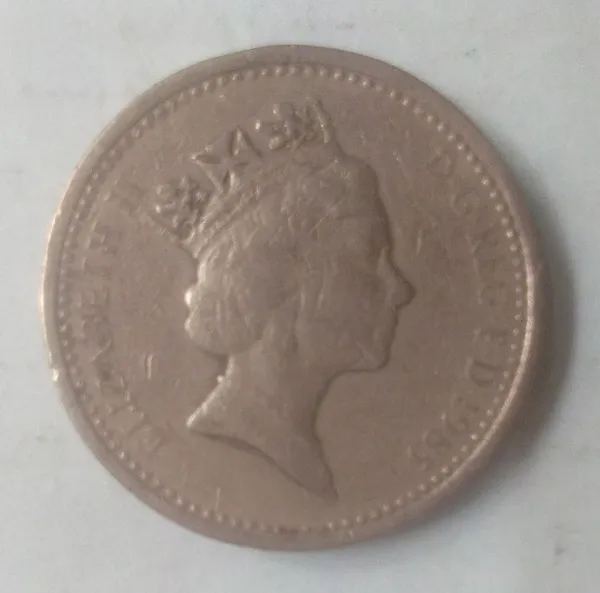 United_Kingdom_-_1_pound_1985_Great_Britain,_Elizabeth_II_Leek_and_Diadem_Used.