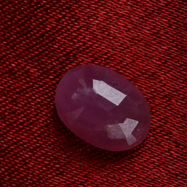 Ruby_Gemstone_3-4_Crt