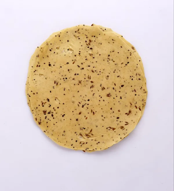 Rajwada_Bardoli_Jeera_Mari_Papad_-_Cumin_&_Black_Pepper_Lentil_Crisps_