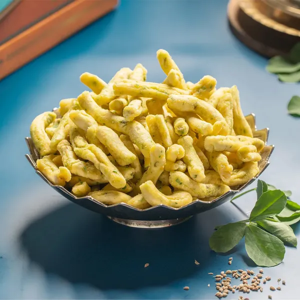 Methi_Gathiya_-_Traditional_Gujarati_Snack