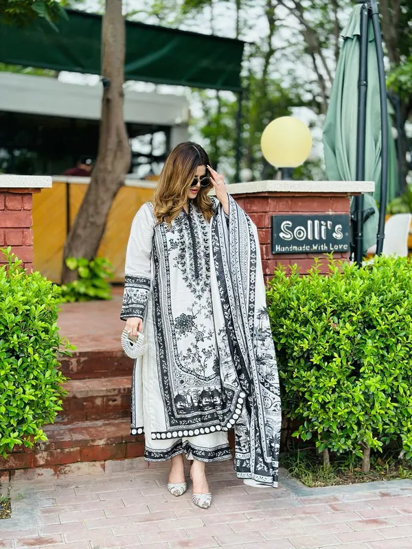 Elegant_Black_And_White_Lawn_Printed_Suit_Set_With_Dupatta_For_Women