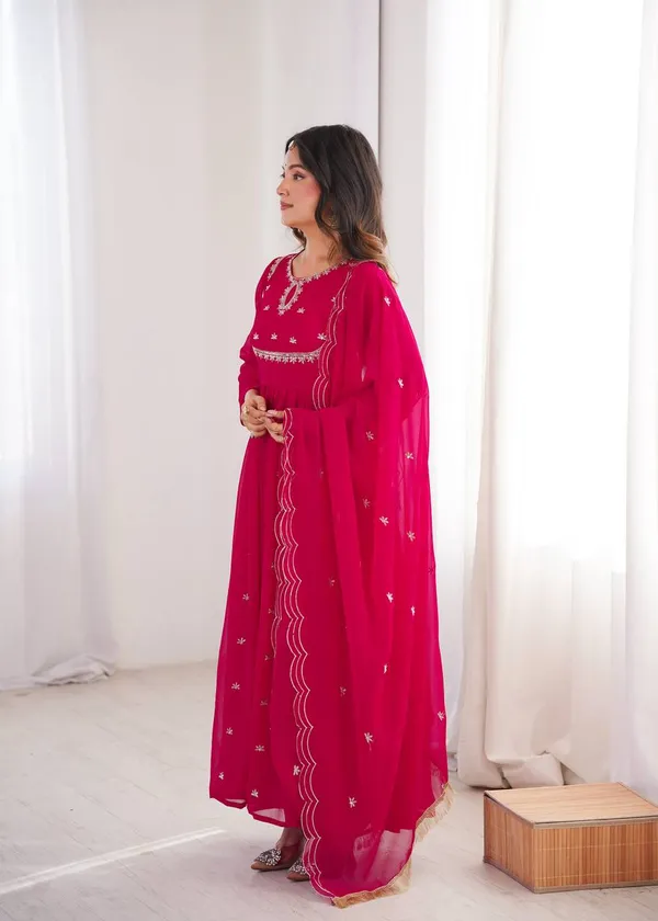 Elegant_Red_Anarkali_Suit_Set_With_Embroidered_Dupatta_For_Women