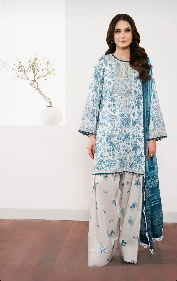 Blue_Floral_Printed_Kurta_Set_With_Dupatta_And_Ethnic_Pakistani_Style_Suit_For_Women