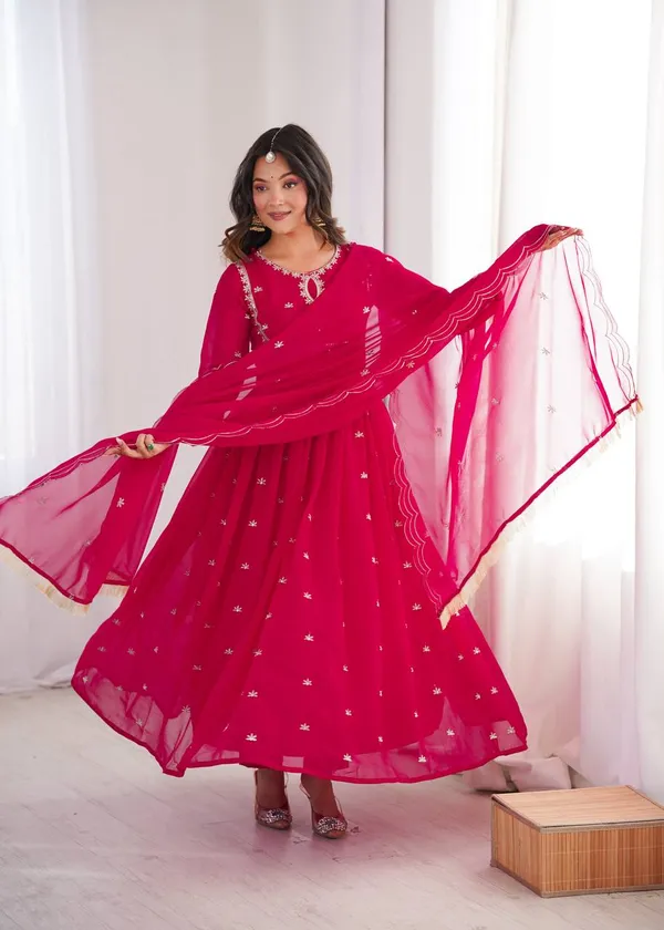 Elegant_Red_Anarkali_Suit_Set_With_Embroidered_Dupatta_For_Women