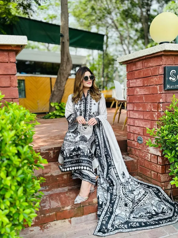 Elegant_Black_And_White_Lawn_Printed_Suit_Set_With_Dupatta_For_Women