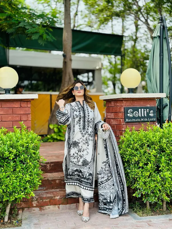 Elegant_Black_And_White_Lawn_Printed_Suit_Set_With_Dupatta_For_Women
