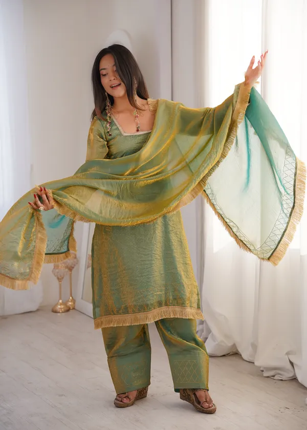 Green_Traditional_Ethnic_Wear_Silk_Kurta_Set_With_Golden_Border_Dupatta_For_Women
