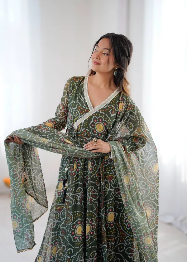 Green_Bandhani_Print_Lehenga_Choli_Set_With_Dupatta_For_Women
