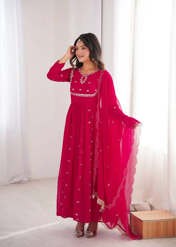 Elegant_Red_Anarkali_Suit_Set_With_Embroidered_Dupatta_For_Women
