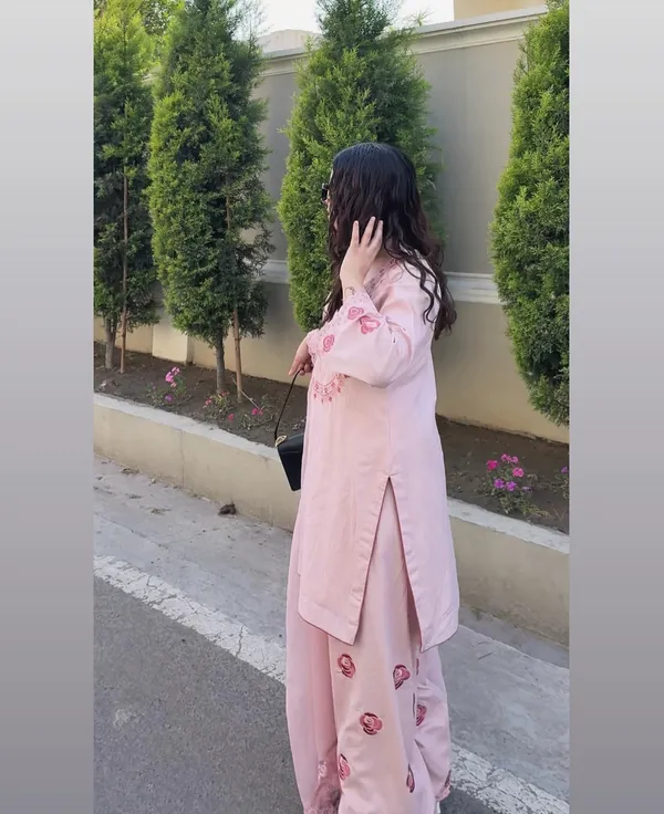 Pink_Floral_Embroidered_Salwar_Suit_Set_With_Dupatta_For_Women