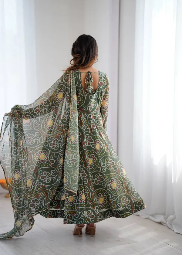 Green_Bandhani_Print_Lehenga_Choli_Set_With_Dupatta_For_Women