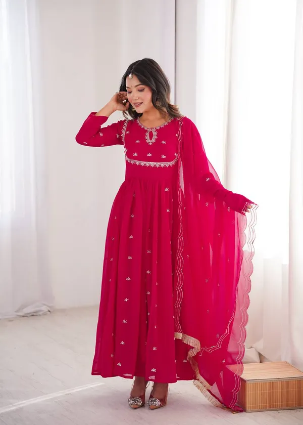 Elegant_Red_Anarkali_Suit_Set_With_Embroidered_Dupatta_For_Women