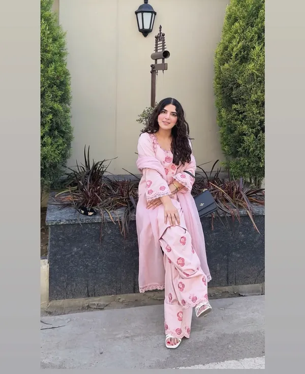 Pink_Floral_Embroidered_Salwar_Suit_Set_With_Dupatta_For_Women