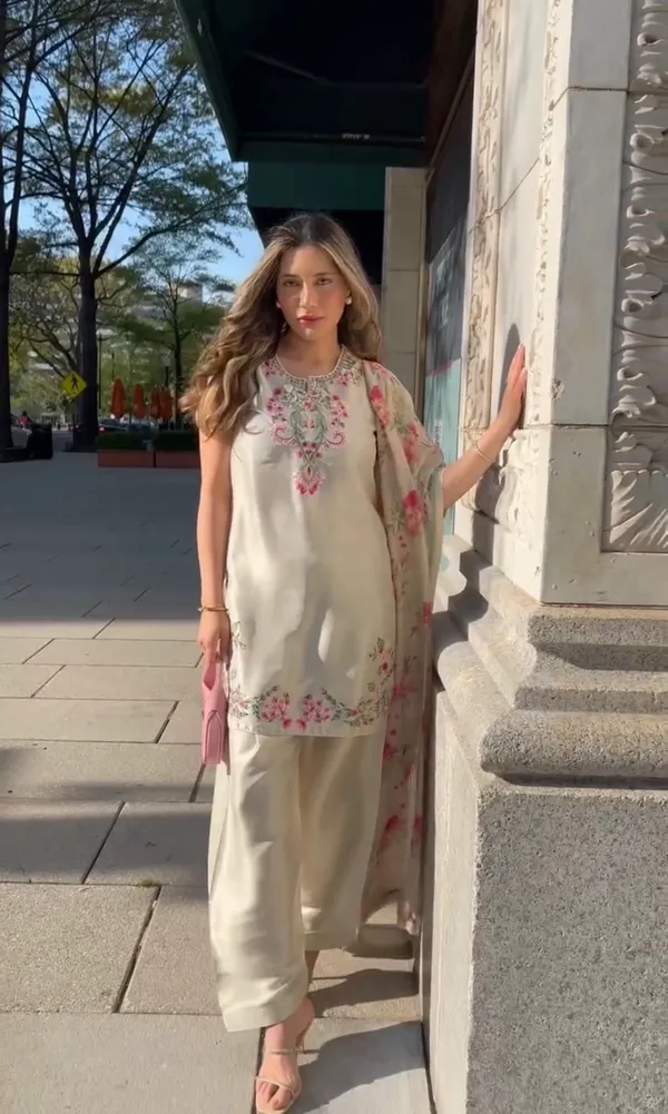Cream_Floral_Embroidered_Elegant_Ethnic_Wear_Pakistani_Suit_With_Dupatta_For_Women