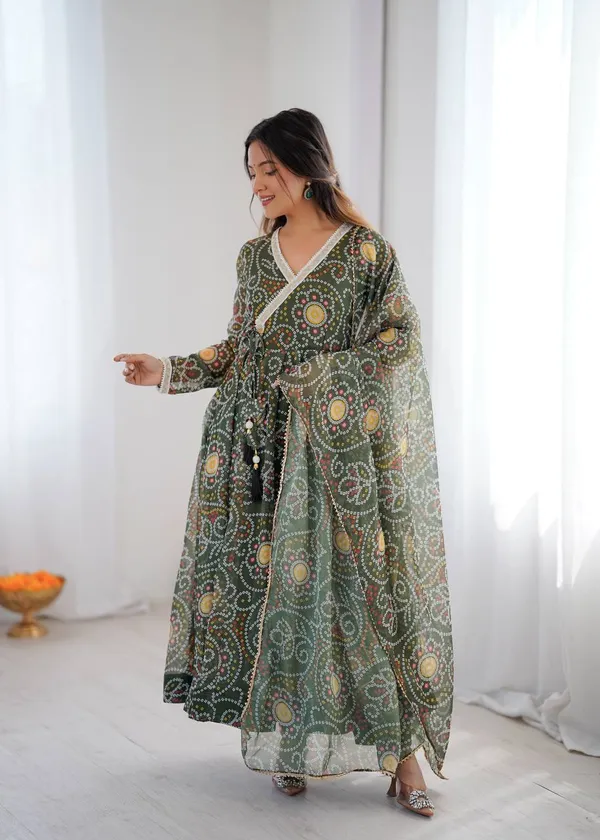 Green_Bandhani_Print_Lehenga_Choli_Set_With_Dupatta_For_Women
