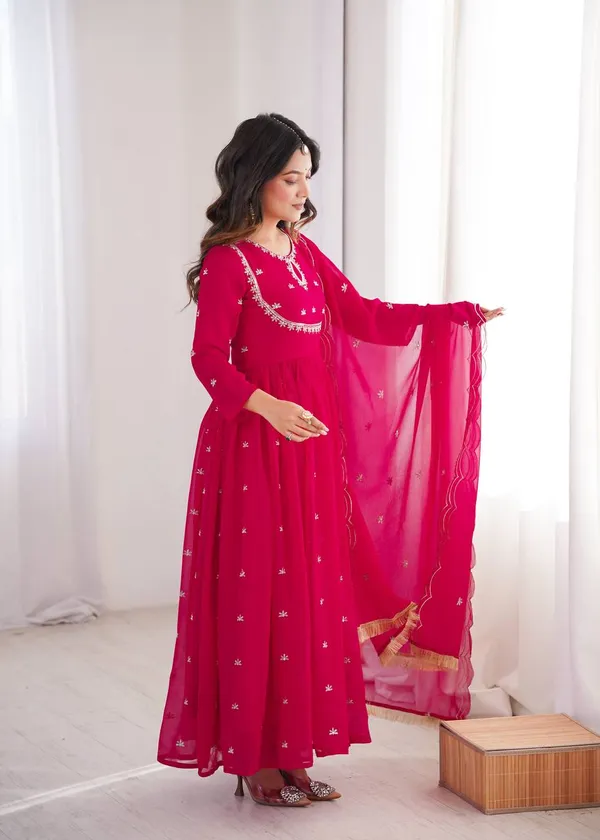 Elegant_Red_Anarkali_Suit_Set_With_Embroidered_Dupatta_For_Women