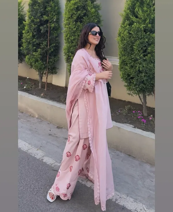 Pink_Floral_Embroidered_Salwar_Suit_Set_With_Dupatta_For_Women
