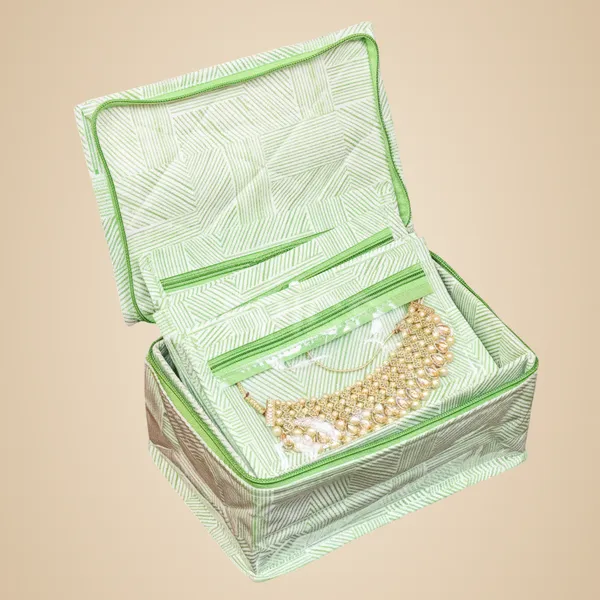 Green_Premium_Non_Woven_Jewelry_Organizer_Box