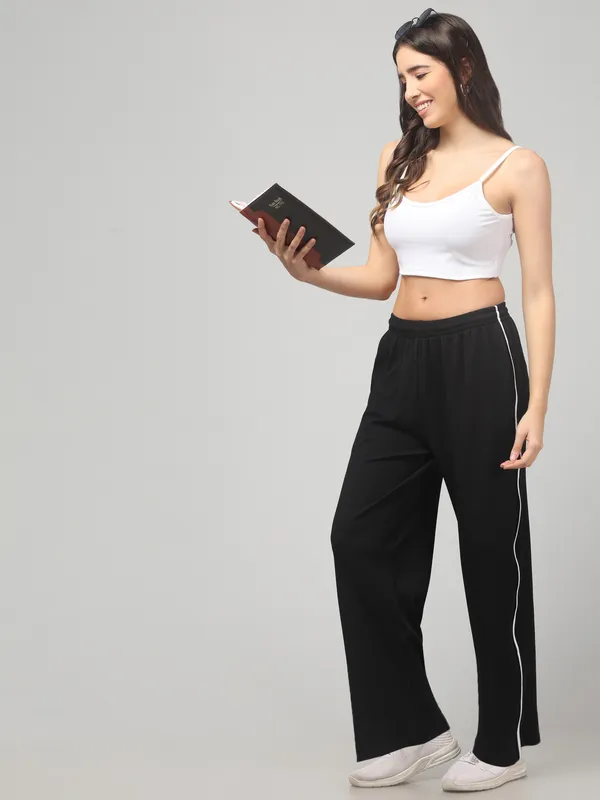 Black_Polyester_Track_Pants_For_Women