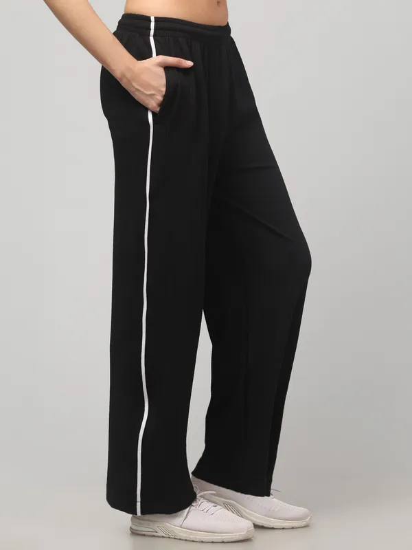 Black_Polyester_Track_Pants_For_Women