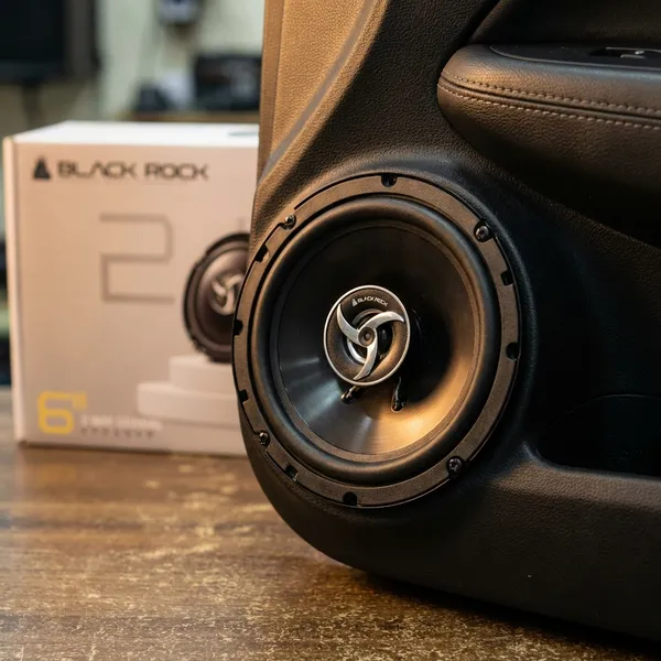 White_And_Black_Rock_2+_6-Inch_2-Way_Coaxial_Car_Speakers_(500W_Max_/_200W_Rms)