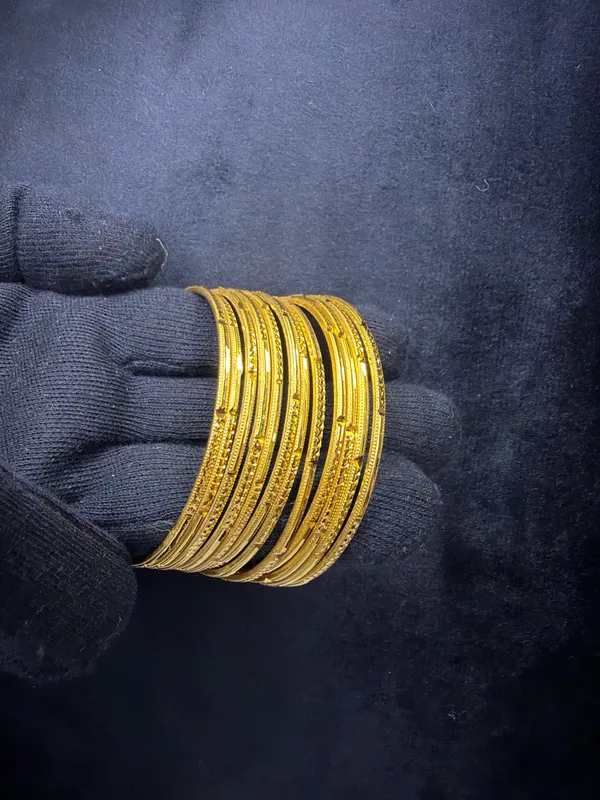Traditional_Indian_Jewelry_Collection_Golden_Bangles_Set____For_Women