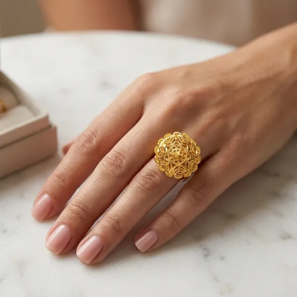 Elegant_Golden_Floral_Ring_For_Women