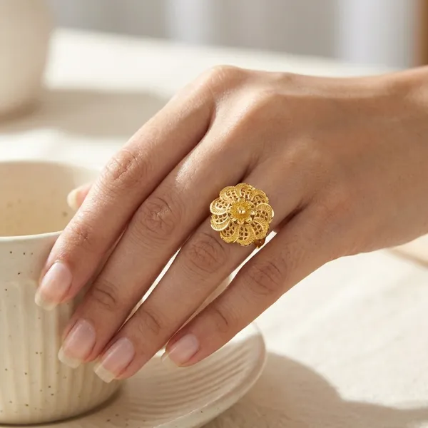 Elegant_Golden_Floral_Ring_For_Women