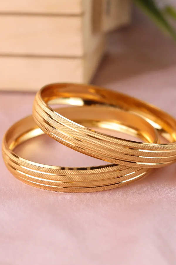 Gold_Plated_Textured_Bangle_Set_For_Women