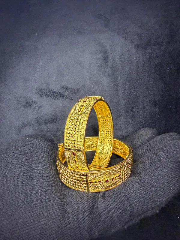 Traditional_Gold_Toned_with_Intricate_Design_Embossed_Bangle__For_Women