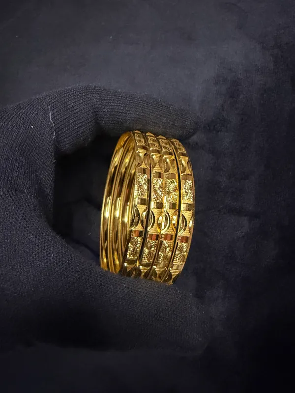 Traditional_Gold_Plated_Bangles_Set_For_Women