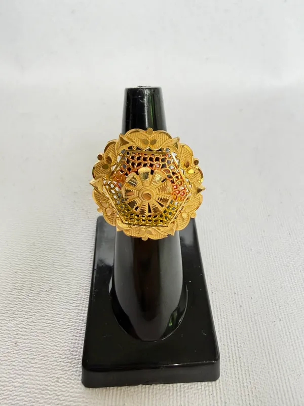 Gold_Toned_Filigree_Floral_Ring_For_Women