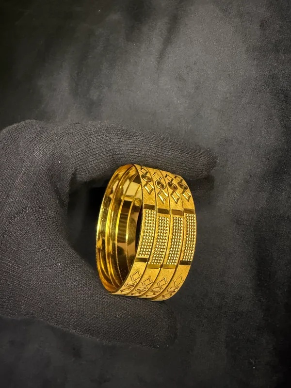 Traditional_Gold_Toned_with_Geometric_Patterns_Designer_Bangle_For_Women