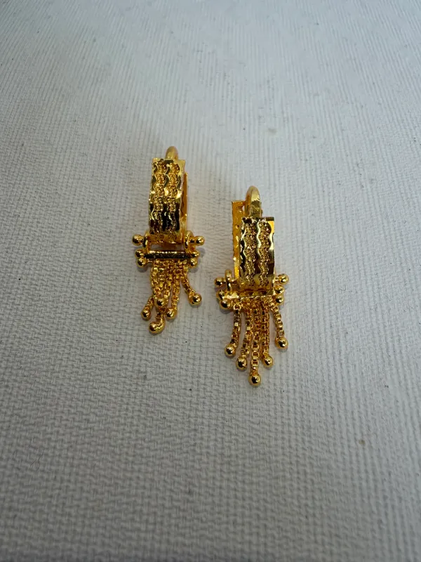 Golden_Textured_Dragonfly_And_Traditional_Insect_Design_Stud_Earrings_For_Women