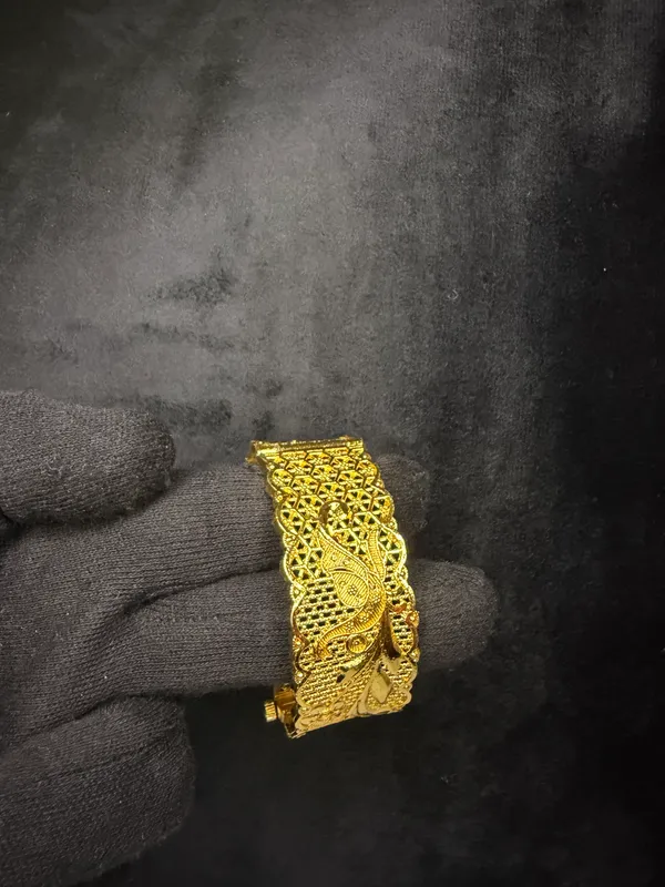 Traditional_Gold_Plated_Filigree_Kada_Bangle_For_Women