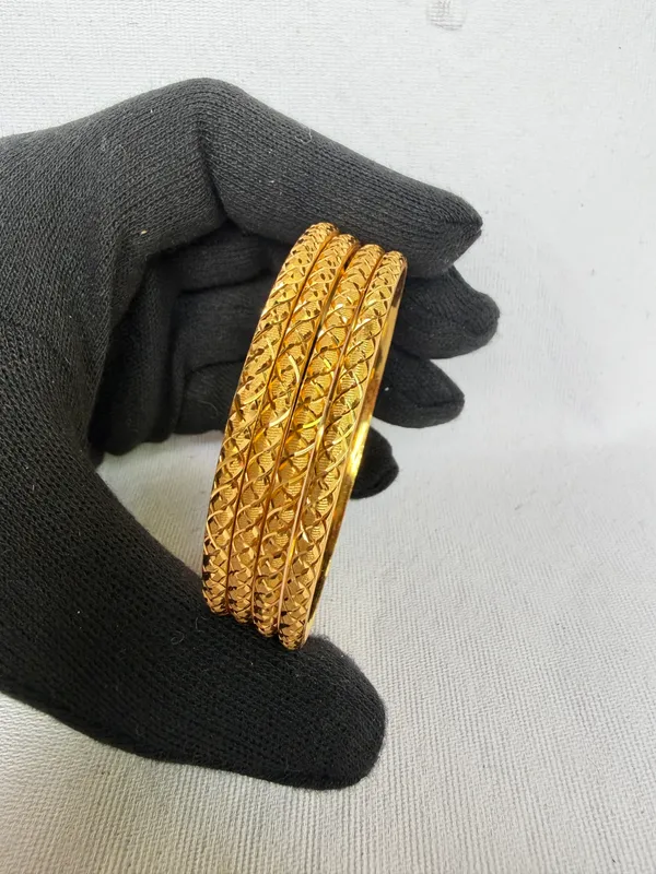 Gold_Toned_Textured_Bangles_For_Women
