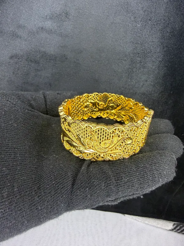 Traditional_Gold_Plated_Filigree_Kada_Bangle_For_Women