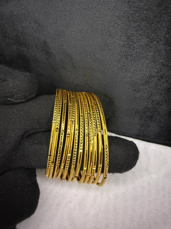 Traditional_Indian_Jewelry_Collection_Golden_Bangles_Set____For_Women