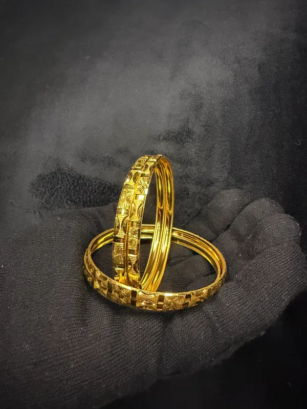 Traditional_Gold_Plated_Bangles_Set_For_Women